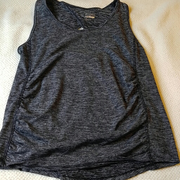 Old Navy Maternity Work Out Top - Picture 1 of 5